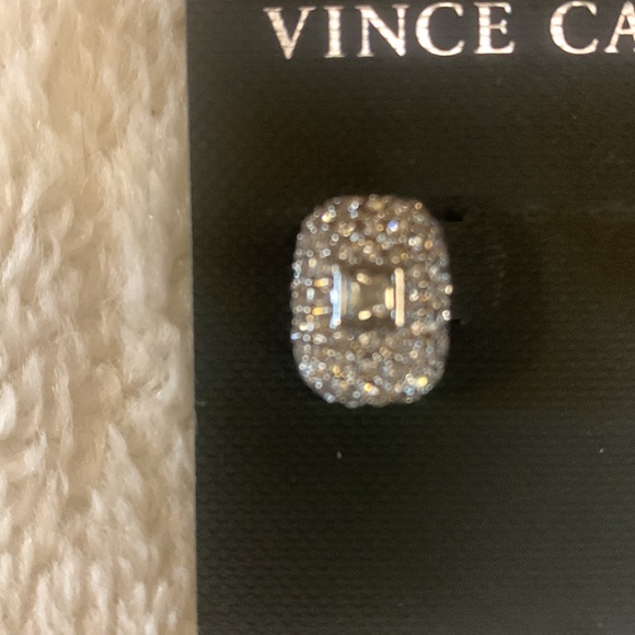 Vince Camuto earrings - Picture 3 of 4